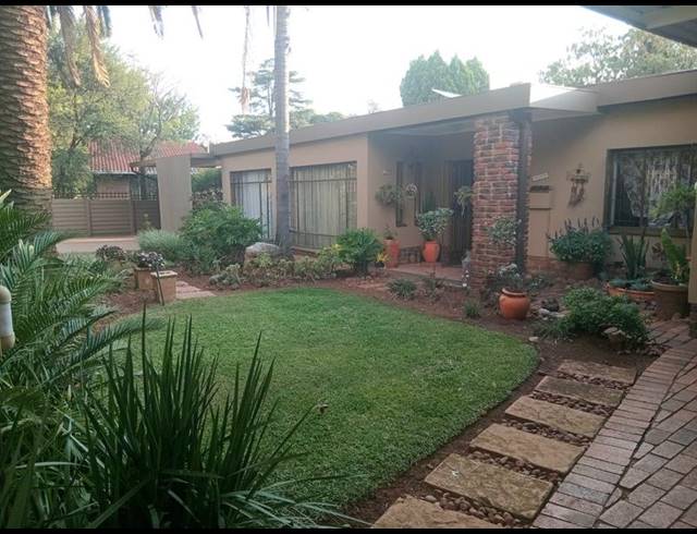 4 BEDROOM HOUSE FOR SALE IN WIERDA PARK